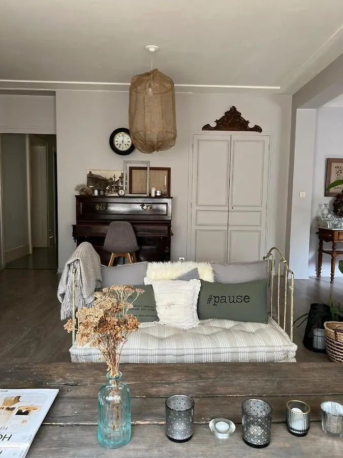 Bed & Breakfast Les Chambres De Pauline Avec Spa Et Climatisation Parking Moto Albertville France
