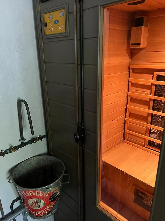 Les Chambres De Pauline Avec Spa Et Climatisation Parking Moto Albertville Bed & Breakfast